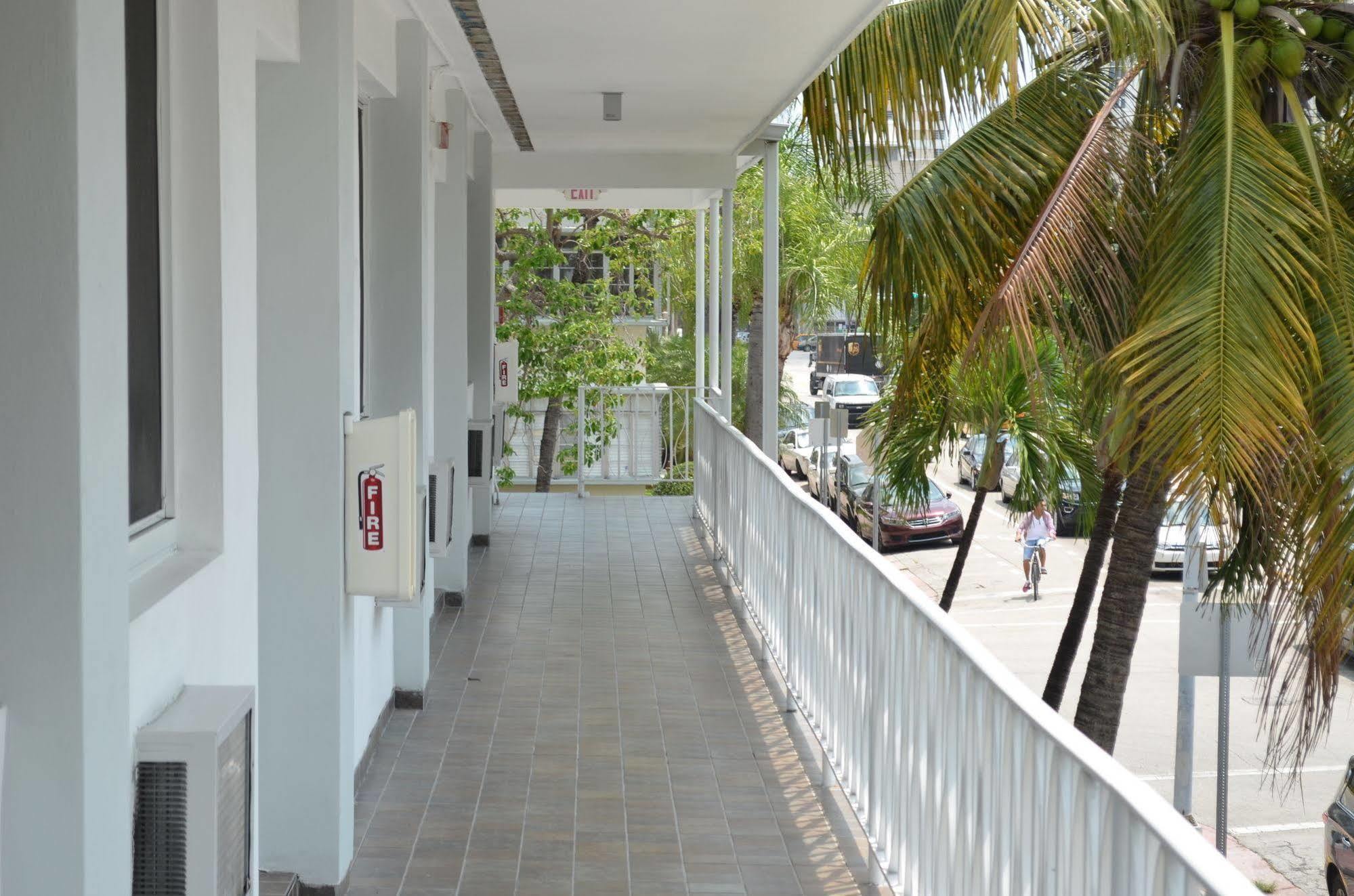 Miami Club Resort ไมอามีบีช ภายนอก รูปภาพ